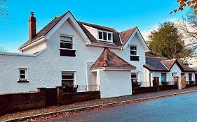 6 - Central Location - Entire House - Free Parking